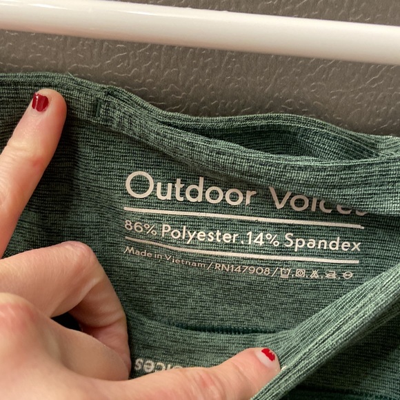 Outdoor Voices SMALL 3/4 Leggings - Warmup/Textured Compression - SOLID GREEN! - Picture 5 of 5